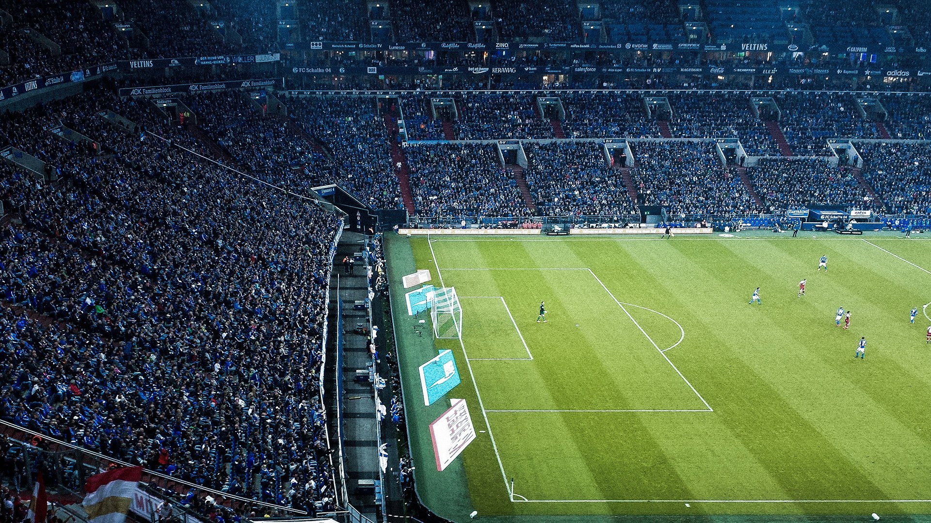 华体会app下载-球迷狂热：现场氛围最震撼的比赛回顾，球迷视频